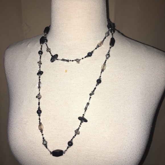 Evereve set earrings and necklace - Picture 8 of 8